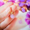 Orecchini FIOCCO in argento placcato oro e ametista Glicine, personalizzabili con qualsiasi tipo di pietra (1)
